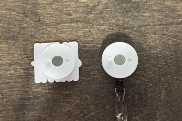Transform Your Badge Reels with the Magnetic Interchangeable Badge Reel Base